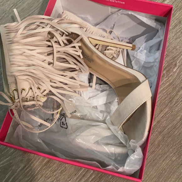 Shoe Dazzle, Nude, 6 - Picture 4 of 4